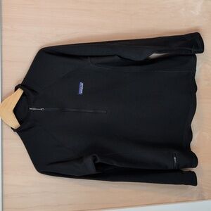 Patagonia Crosstrek Black 1/4 Zip Long Sleeve Pullover Top Base Layer Size M